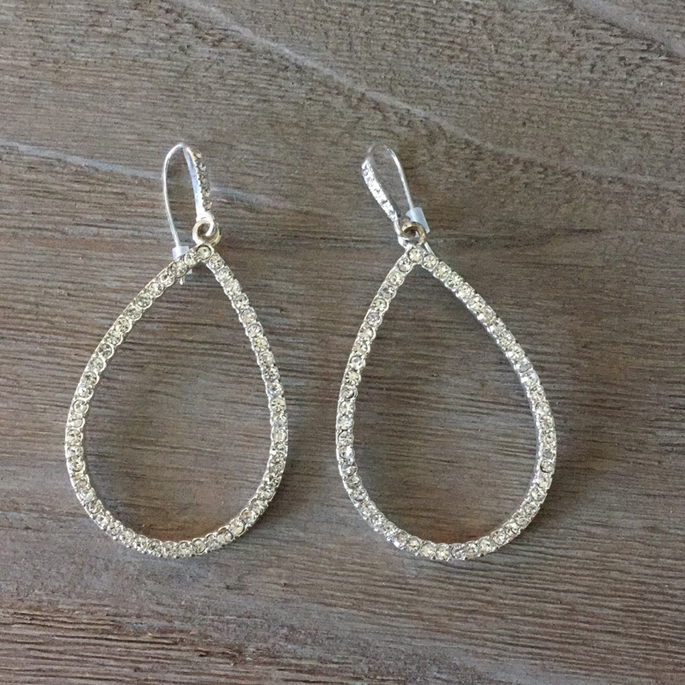 Tear drop rhinestone earrings